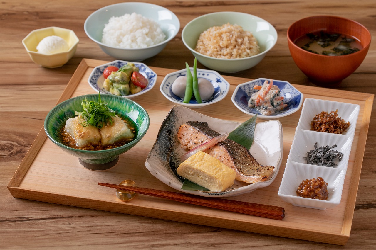 Bí Quyết Sống Thọ Và Trẻ Lâu Của Người Nhật Từ Những Bữa Cơm