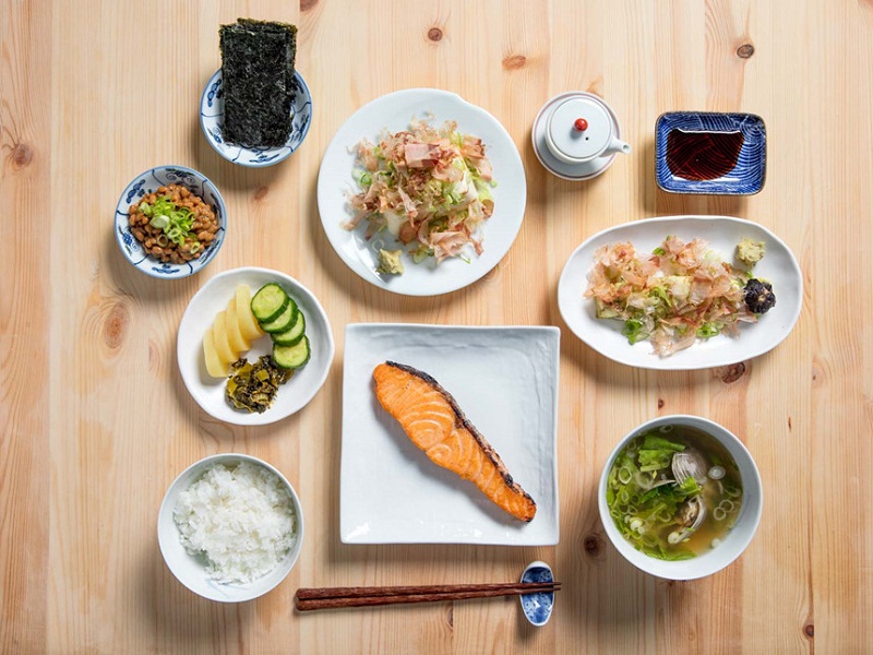 Đối với người Nhật, bữa sáng luôn phải đảm bảo đủ chất dinh dưỡng và đầy đủ nhất